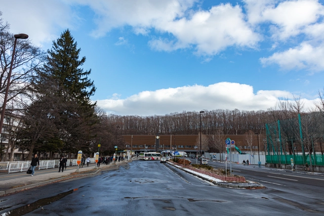 真駒内駅へ続く通り｜北海道札幌市南区