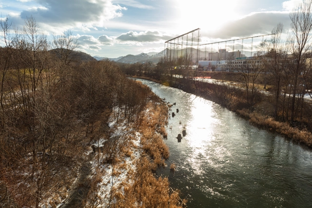The Toyohira River Glittering in Backlight | Hokkaido