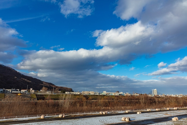 豊平川河川敷と広がる空｜北海道札幌市豊平区