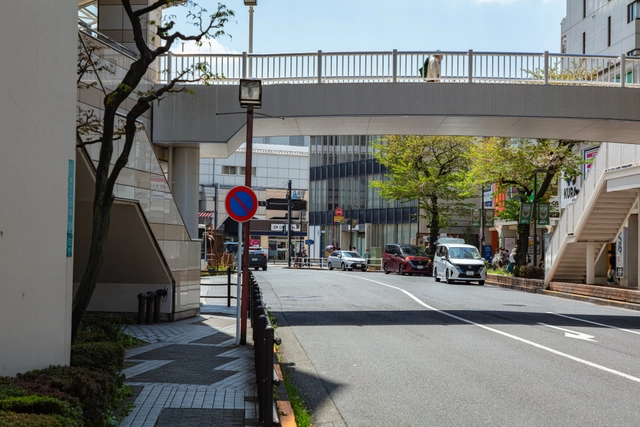聖蹟Uロードと駅前道路｜東京都多摩市