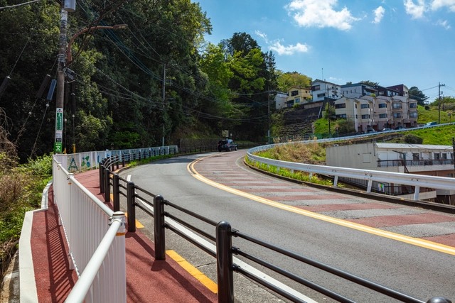 Curve of Iroha-zaka Slope | Tokyo Tama Area