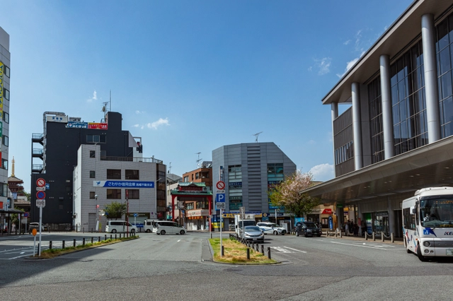 高幡不動駅前と参道方面｜東京都日野市