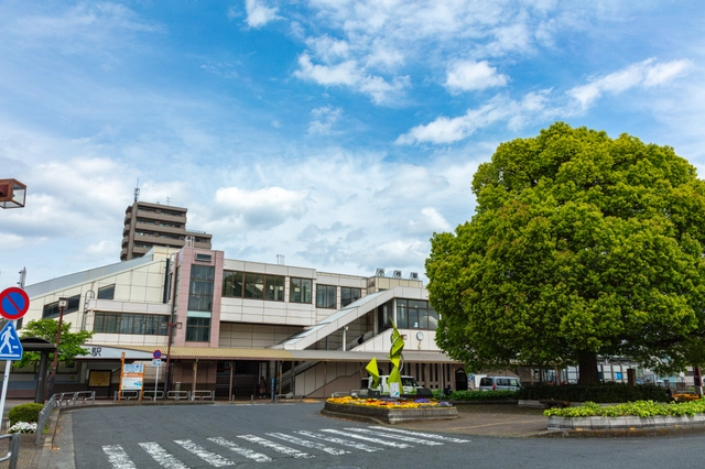 小作駅西口の駅前広場｜東京都羽村市