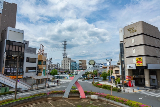 小作駅東口の駅前風景｜東京都羽村市