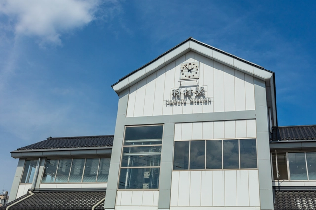 羽村駅西口の駅舎｜東京都羽村市