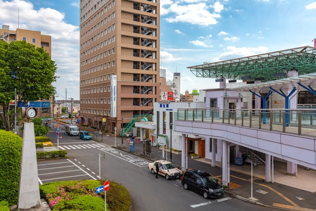 福生駅東口の駅前風景｜東京都福生市