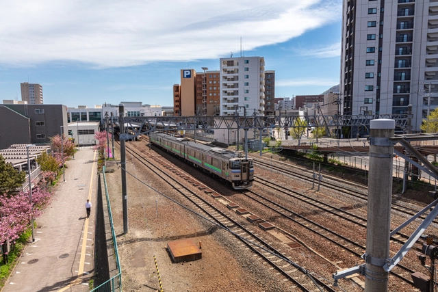 Train Approaching Teine Station | Hokkaido