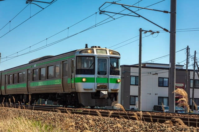 札幌市北区 学園都市線を走る721系｜北海道札幌市北区